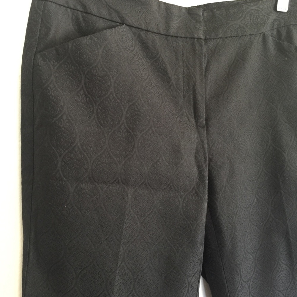 Elie Tahari Damask black slacks